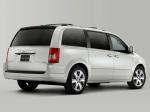 Chrysler Town & Country 2007 года